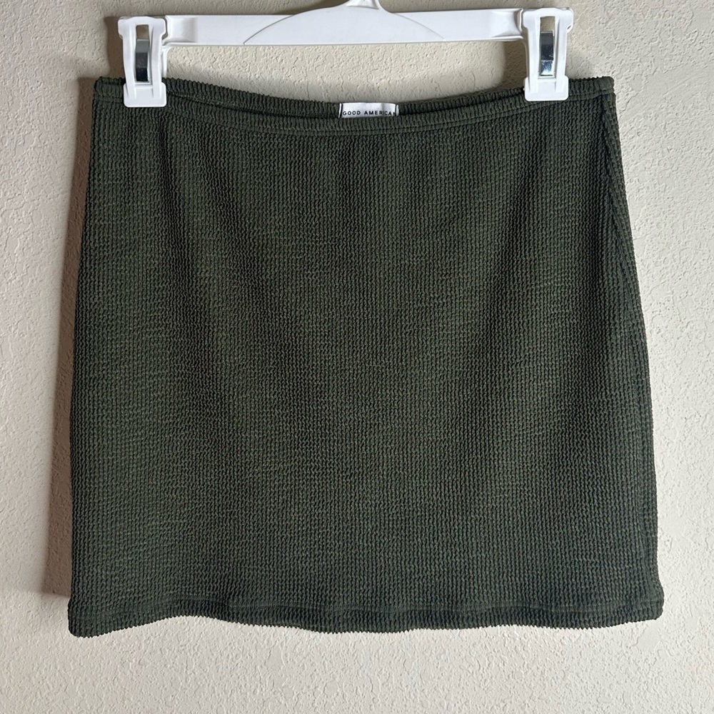 Good American Always Fits Mini Skirt Size 3/4 which is a L/XL olive green